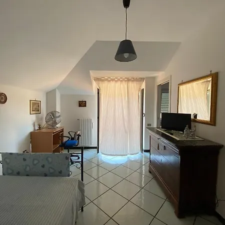 Veronica 3* بارونيسي
